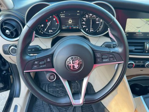 Used 2018 Alfa Romeo Giulia Ti w/ Quick Order Package 22X Lusso image 15
