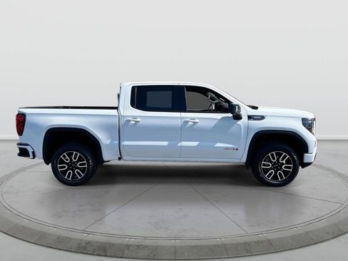 Used 2025 GMC Sierra 1500 AT4 w/ Technology Package AWD/4WD image 9