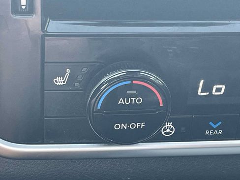 Used 2023 Nissan Rogue SL w/ SL Premium Package FWD image 23