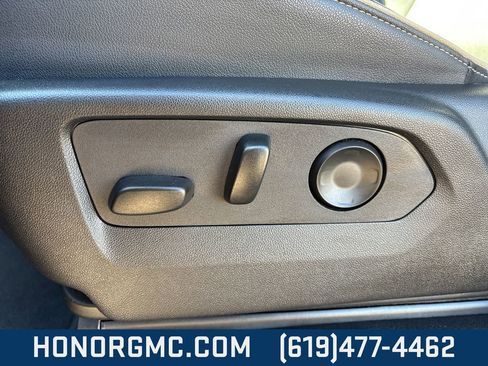 Used 2025 Chevrolet Tahoe Premier image 14