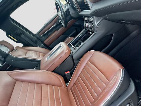 Used 2023 GMC Yukon Denali Ultimate w/ LPO, Floor Liner Package AWD/4WD image 31