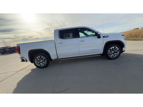 Certified 2023 GMC Sierra 1500 Denali w/ Denali Reserve Package AWD/4WD image 11