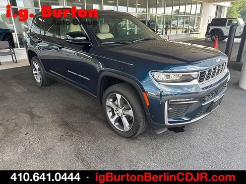 Used 2026 Jeep Grand Cherokee Limited w/ Luxury Tech Group II AWD/4WD image 7