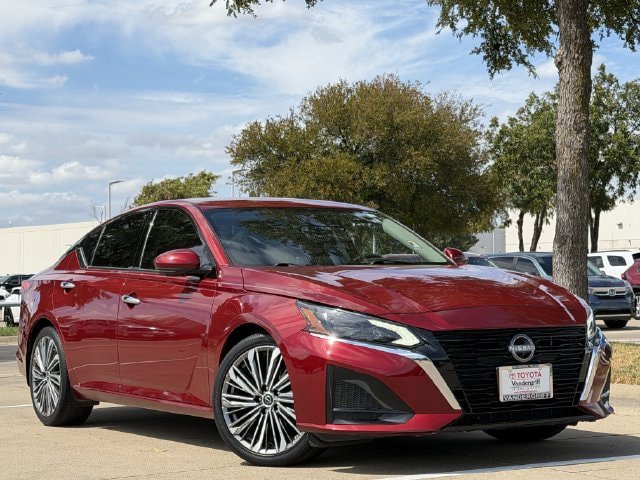 Used 2023 Nissan Altima 2.5 SL FWD image 2