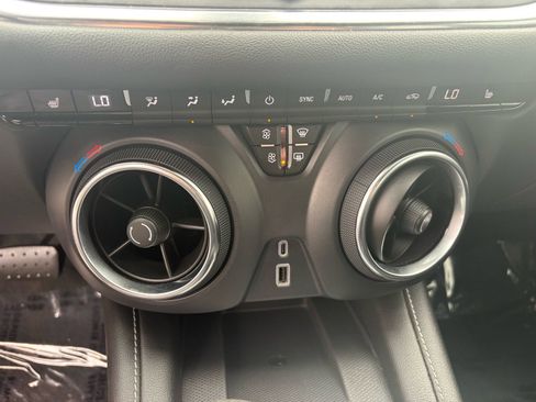 Used 2024 Chevrolet Blazer LT w/ Convenience Package image 29