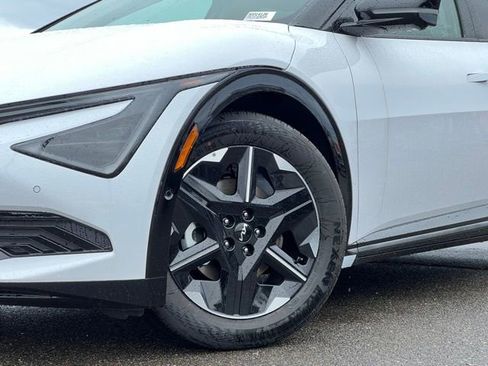 New 2025 Kia EV6 Wind AWD/4WD image 2