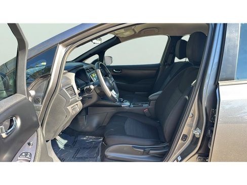 Used 2025 Nissan Leaf S FWD image 10