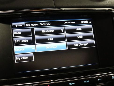 Used 2015 Jaguar XJ L Portfolio RWD image 33