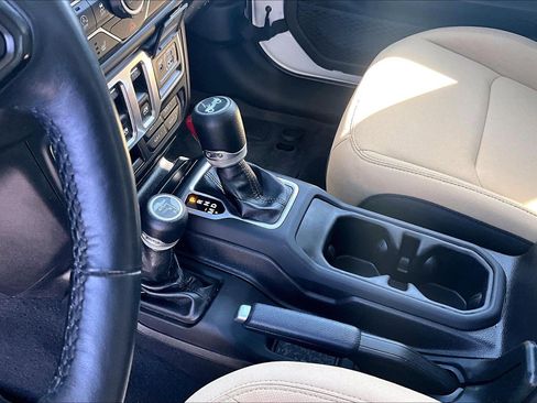 Used 2018 Jeep Wrangler Sport S image 15