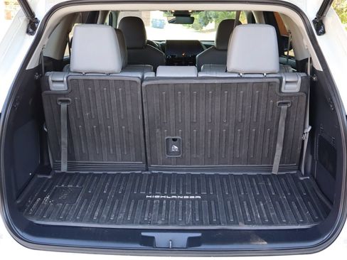 Used 2021 Toyota Highlander Limited AWD/4WD image 15