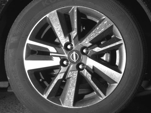 Used 2025 Nissan Versa SV FWD image 13