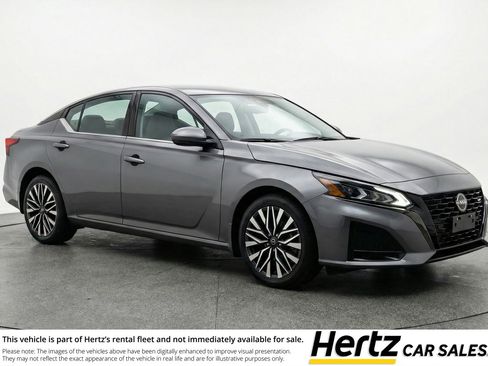 Used 2025 Nissan Altima 2.5 SV FWD image 1