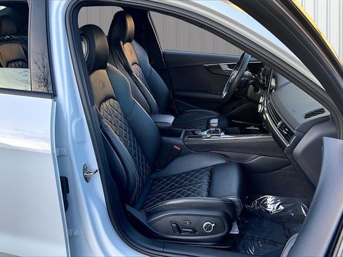 Used 2022 Audi S4 Premium Plus w/ Premium Plus Package image 29