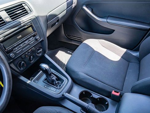 Used 2015 Volkswagen Jetta S w/ Welcome Package FWD image 25