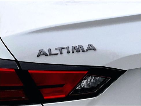 Used 2023 Nissan Altima 2.5 SV FWD image 26