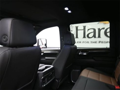 Used 2024 Chevrolet Silverado 2500 High Country w/ High Country Premium Package image 24