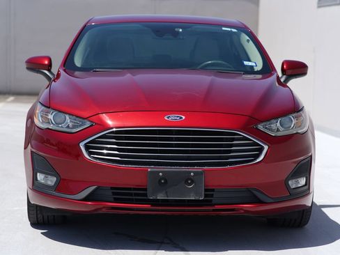 Used 2019 Ford Fusion SE w/ Equipment Group 151A FWD image 7