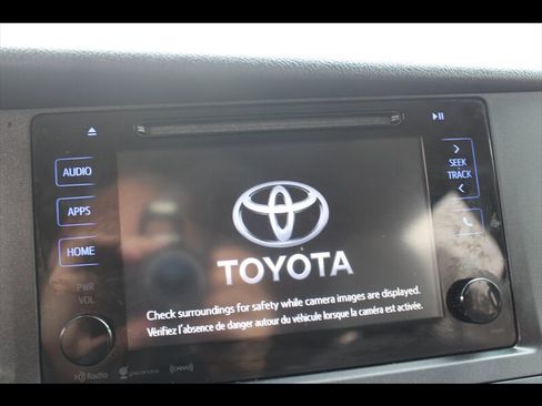 Used 2017 Toyota Sienna LE image 34
