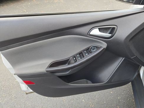 Used 2014 Ford Focus SE FWD image 16