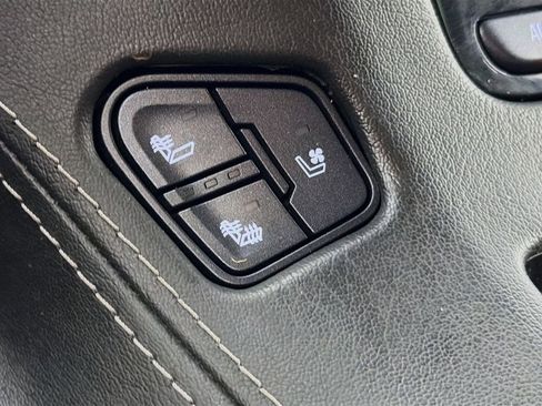 Used 2017 GMC Yukon SLT AWD/4WD image 21