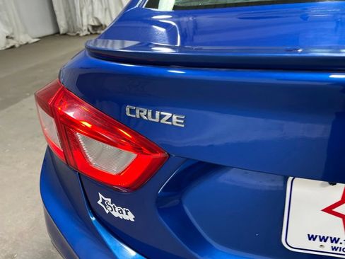 Used 2016 Chevrolet Cruze LT w/ Sun And Sound Package FWD image 15