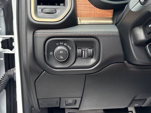 Used 2024 RAM 2500 Limited image 10