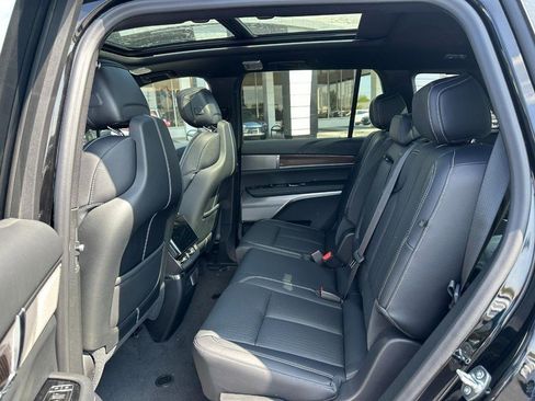 New 2026 Cadillac Vistiq Luxury image 8