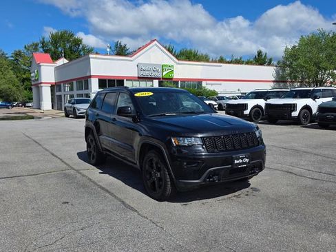 Used 2018 Jeep Grand Cherokee Laredo AWD/4WD image 33