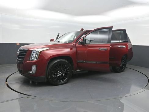 Used 2020 Cadillac Escalade Platinum w/ Escalade Sport Edition AWD/4WD image 33