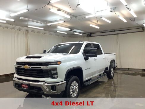 Used 2025 Chevrolet Silverado 2500 LT w/ Convenience Package AWD/4WD image 1