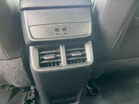 Used 2025 Chevrolet Equinox LT FWD image 22