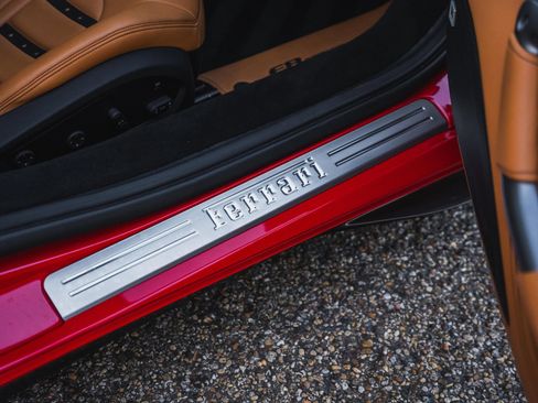 Used 2021 Ferrari F8 Tributo RWD image 51