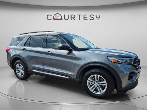 Used 2022 Ford Explorer XLT RWD image 7