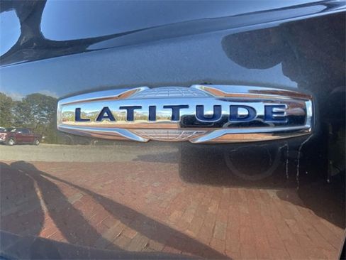 Used 2018 Jeep Renegade Latitude image 17