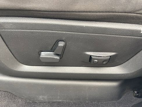 Used 2024 RAM 3500 Big Horn image 9