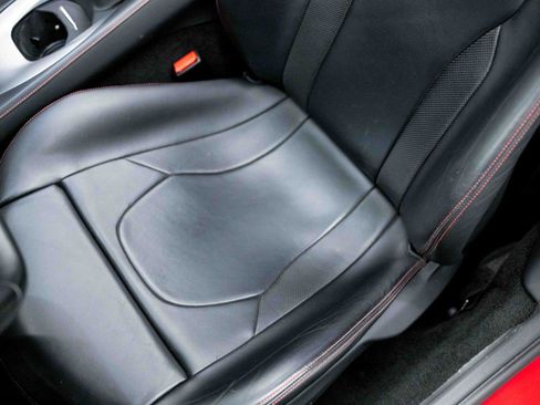 Used 2019 Ferrari Portofino RWD image 48