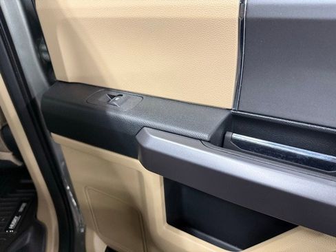 Used 2019 Ford F250 XLT w/ XLT Premium Package image 29
