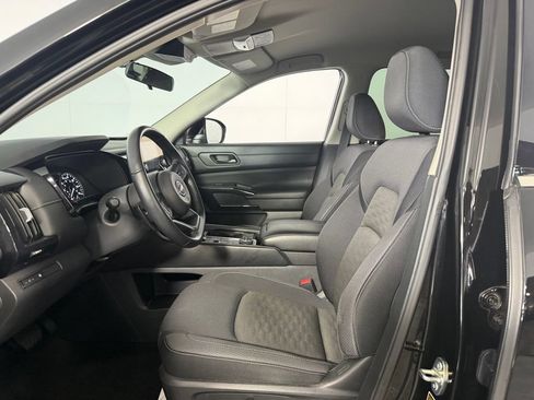 Used 2024 Nissan Pathfinder SV AWD/4WD image 19