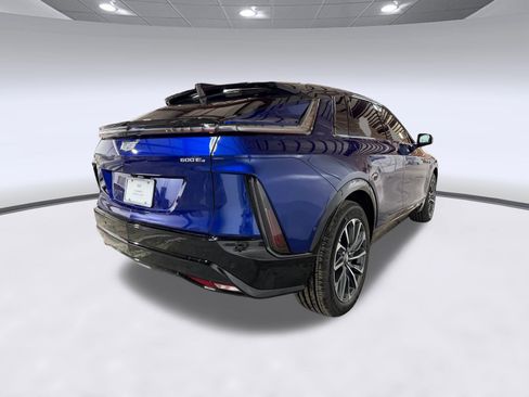 New 2026 Cadillac Lyriq Sport AWD/4WD image 8