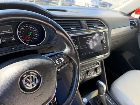 Used 2018 Volkswagen Tiguan SEL image 38