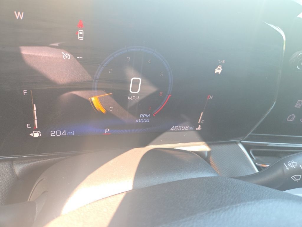 Used 2025 Chevrolet TrailBlazer LT FWD image 2