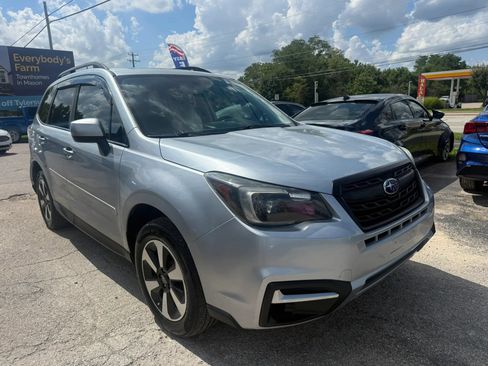 Used 2017 Subaru Forester 2.5i Premium AWD/4WD image 4