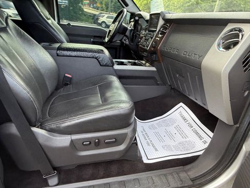 Used 2014 Ford F250 Lariat w/ Lariat Interior Package image 63