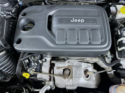 Used 2020 Jeep Cherokee Limited AWD/4WD image 33