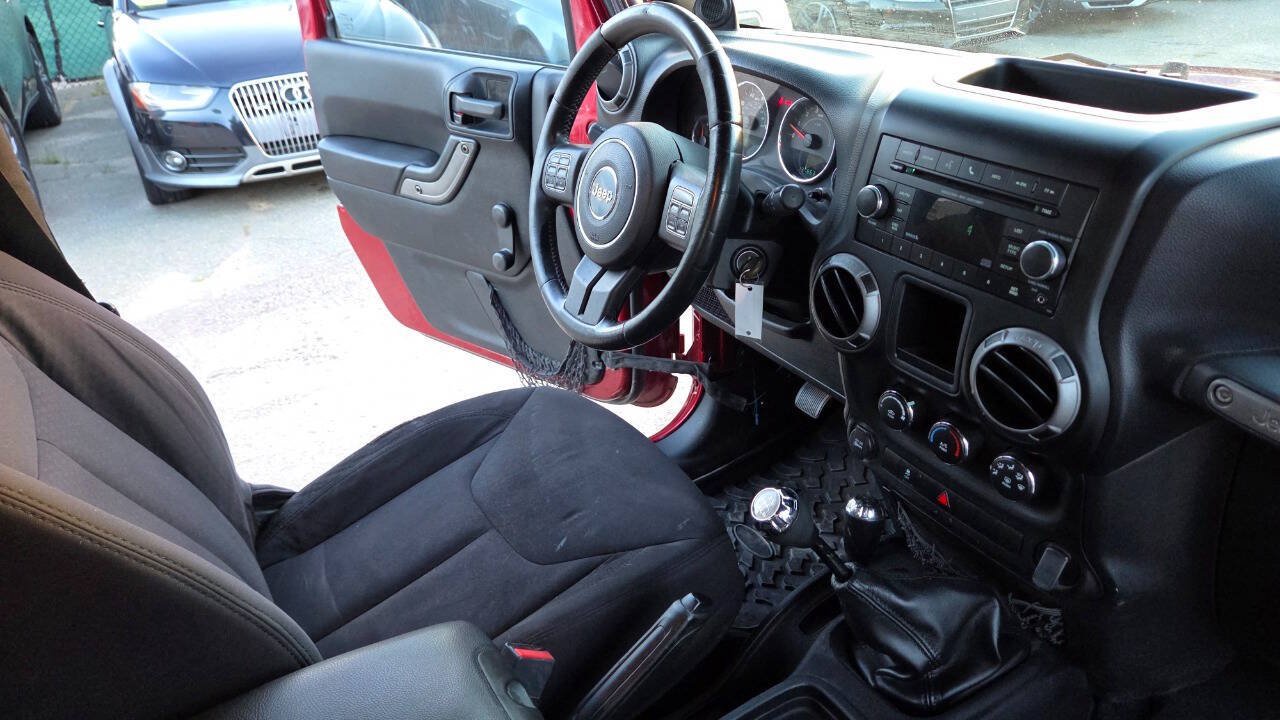 Used 2013 Jeep Wrangler Sport w/ Connectivity Group AWD/4WD image 40