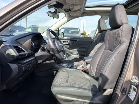 Used 2022 Subaru Forester Premium AWD/4WD image 11