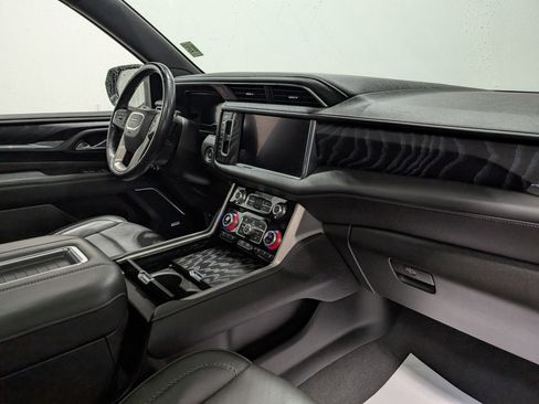 Used 2023 GMC Yukon XL Denali w/ Advanced Technology Package image 22
