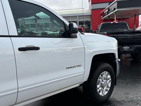 Used 2018 Chevrolet Silverado 2500 LT image 4