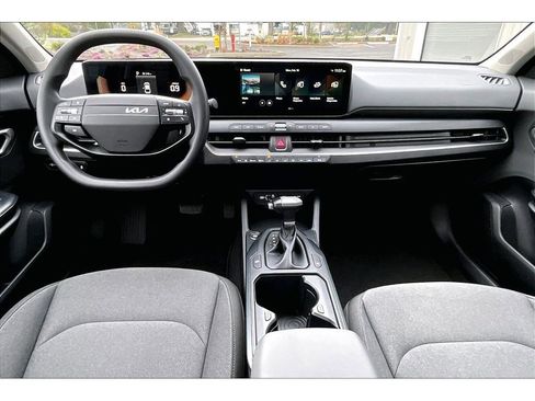 Used 2025 Kia K4 LXS image 15