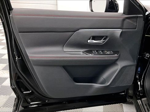 New 2026 Nissan Kicks SR w/ SR Premium Package AWD/4WD image 61
